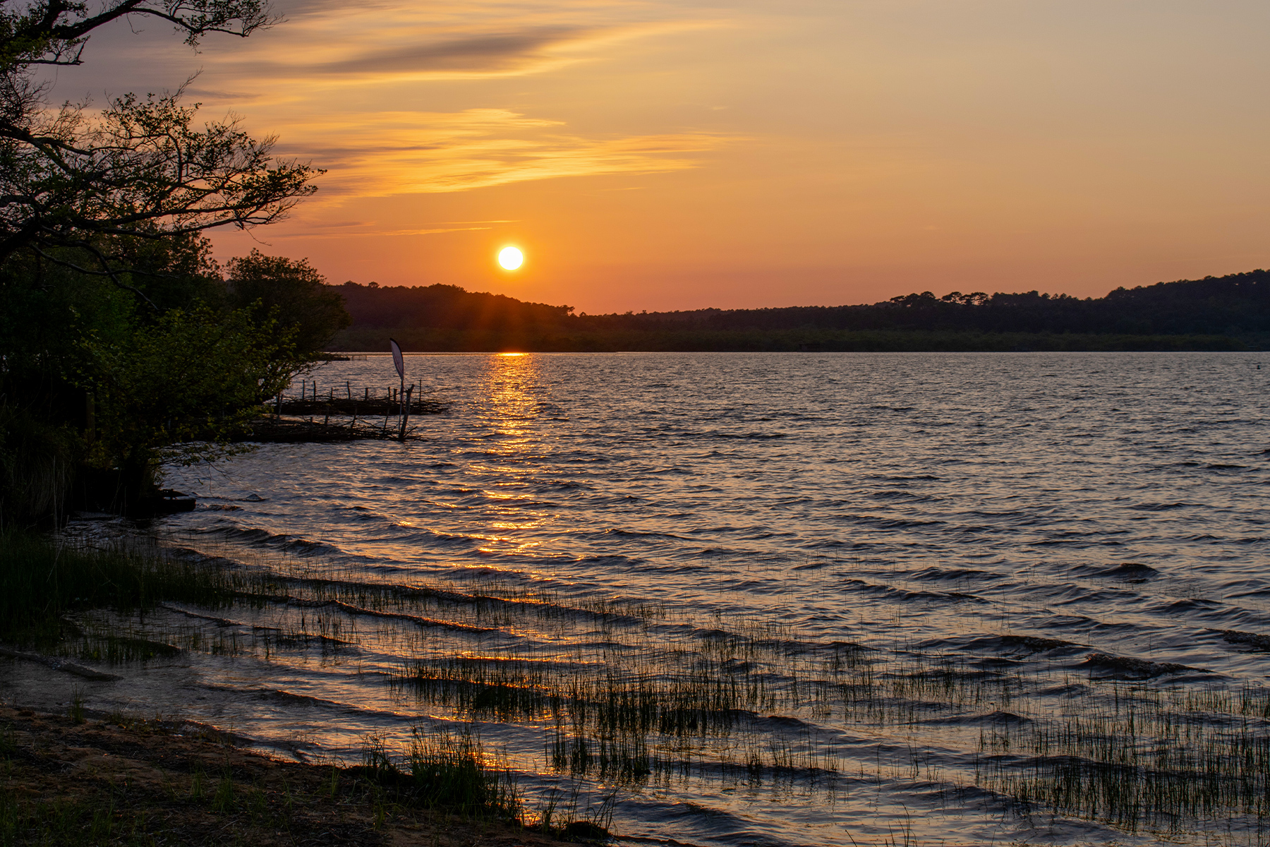 Coucher de soleil sur le lac de Léon