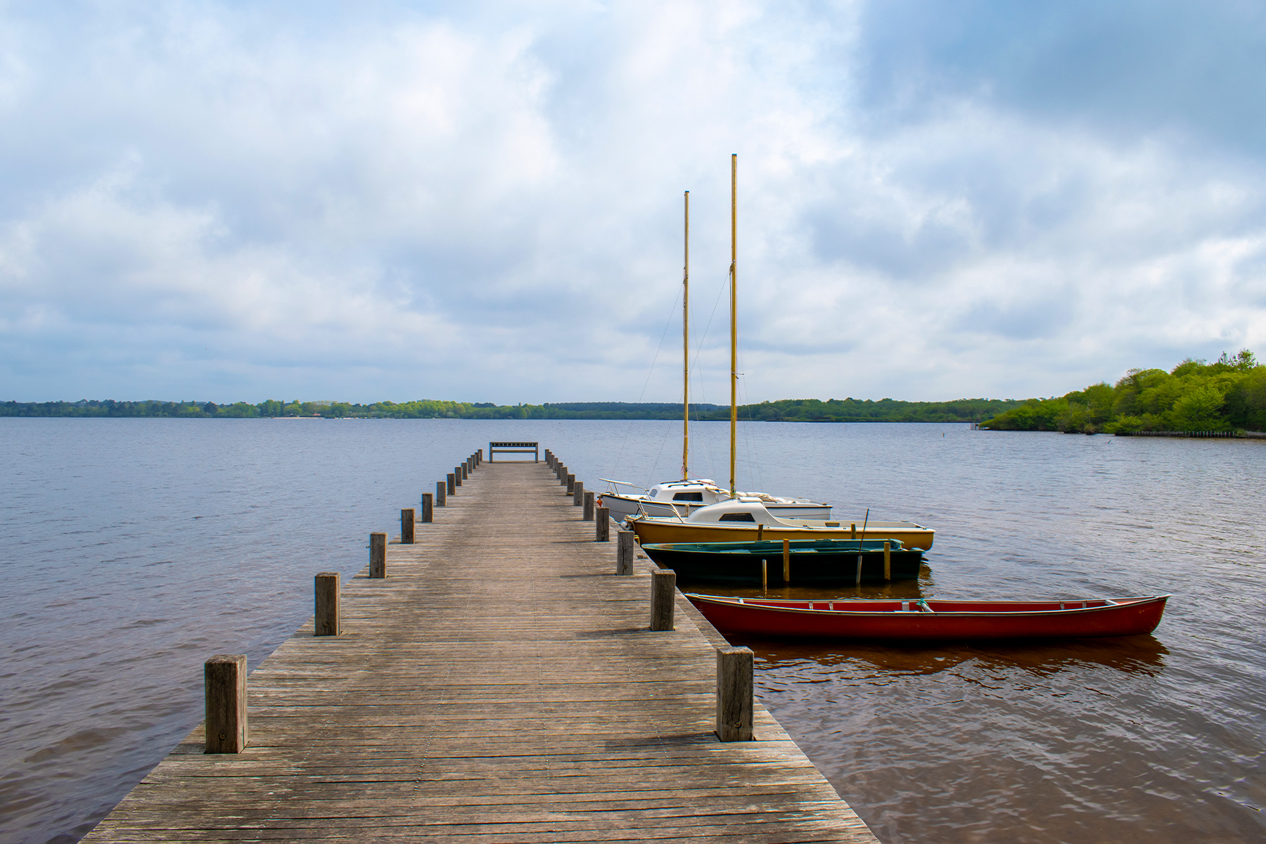 Le lac de Léon et sa réserve naturelle, à parcourir à pied