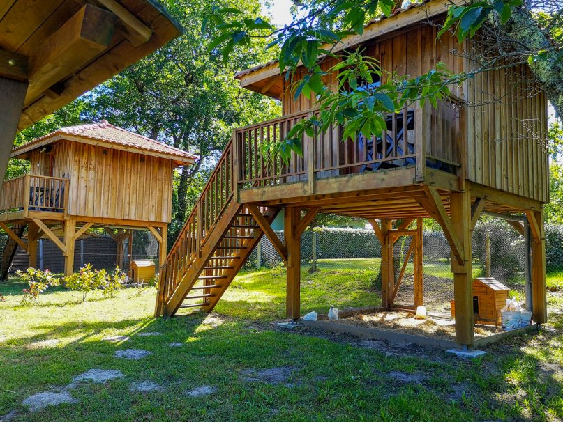 Cabane sur pilotis du camping Landes Azur