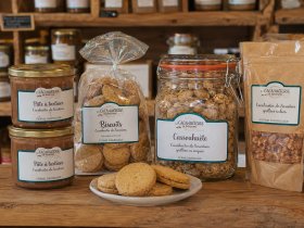 Produits à base de cacahuètes de Soustons dans la boutique de la ferme Darrigade